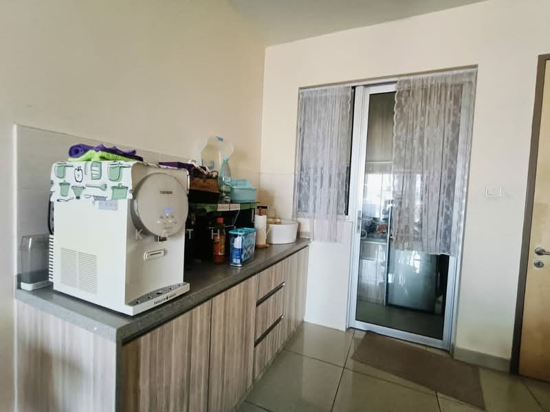 Service Residence for Sale at Platinum Lake PV 21 - Kathryn Low - Kitchen - PropertyGuru.com.my