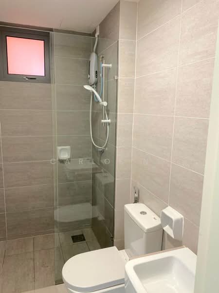 Servis Apartment untuk Dijual di Gravit8, Klang - Carlos Ng - Bathroom - PropertyGuru.com.my