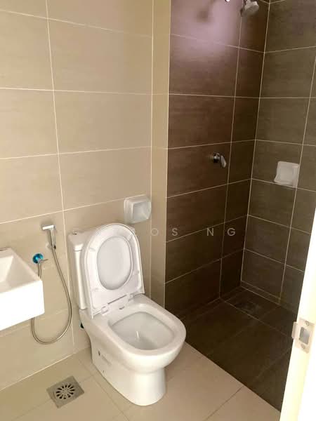 Servis Apartment untuk Dijual di Gravit8, Klang - Carlos Ng - Bathroom - PropertyGuru.com.my