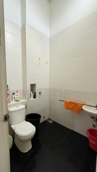 Rumah Teres untuk Dijual di Kota Masai (Pasir Gudang) - Peggie Chua - Bathroom - PropertyGuru.com.my