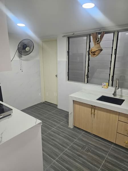 Kondominium untuk Dijual di Putra Court - Ken Ler - Kitchen - PropertyGuru.com.my