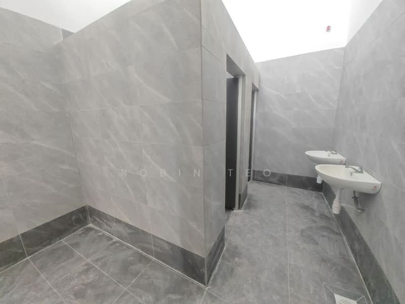 Cluster Factory for Sale in Taman Desa Idaman (Senai) - Robin Teo - Bathroom - PropertyGuru.com.my