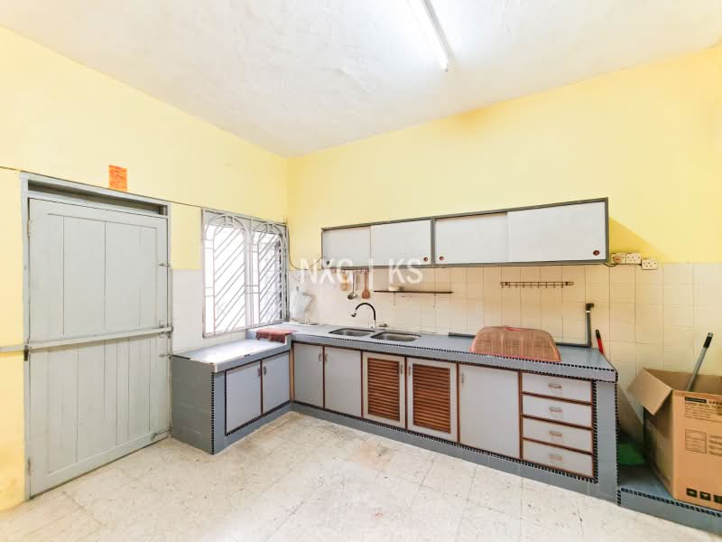 2-storey Terraced House for Sale in Taman Klang Utama (Kapar) - Kings Soe - Kitchen - PropertyGuru.com.my