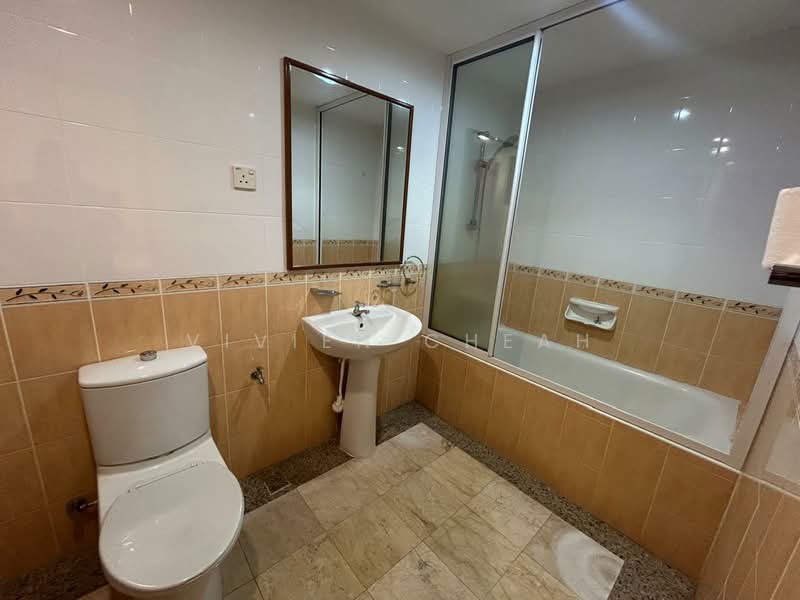 Kondominium untuk Disewa di 1 Persiaran Gurney - Vivien Cheah - Bathroom - PropertyGuru.com.my
