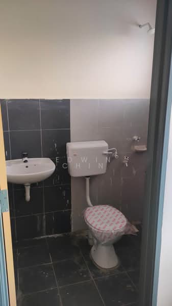 1-storey Terraced House for Sale in Sitiawan (Perak) - Edwin Chin - Bathroom - PropertyGuru.com.my