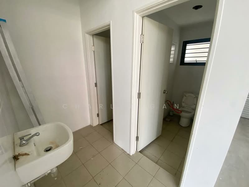 Shop for Rent in Eco Sanctuary (Telok Panglima Garang) - Charlie Gan - Bathroom - PropertyGuru.com.my