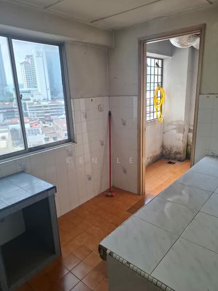 Kondominium untuk Dijual di Putra Court - Ken Ler - Kitchen - PropertyGuru.com.my