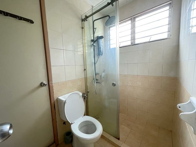Semi-Detached House for Rent in Kota Kemuning (Shah Alam) - Charlie Gan - Bathroom - PropertyGuru.com.my