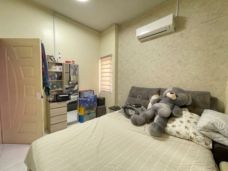 Semi-Detached House for Rent in Kota Kemuning (Shah Alam) - Charlie Gan - Bedroom - PropertyGuru.com.my