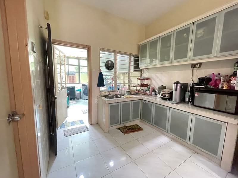 Semi-Detached House for Rent in Kota Kemuning (Shah Alam) - Charlie Gan - Kitchen - PropertyGuru.com.my