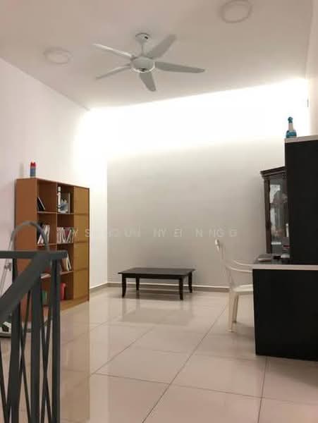 2-storey Terraced House for Sale in Taman Mount Austin (Tebrau) - Shu Ying - Living Room - PropertyGuru.com.my