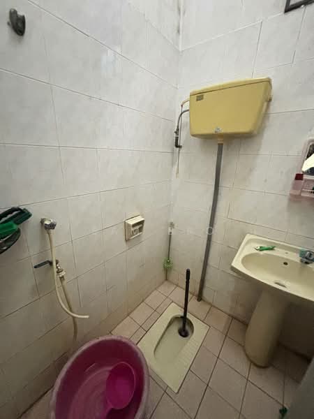 Rumah Teres 1.5 Tingkat untuk Dijual di Taman Daya (Johor Bahru) - Sam Bro - Bathroom - PropertyGuru.com.my