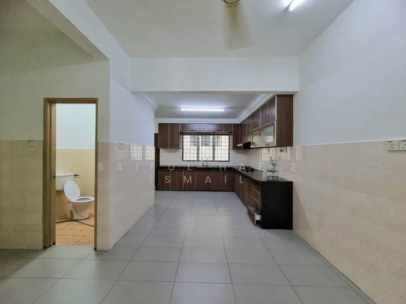 2-storey Terraced House for Sale in Bandar Puncak Alam (Puncak Alam) - Saiful Hafiz Ismail - Kitchen - PropertyGuru.com.my
