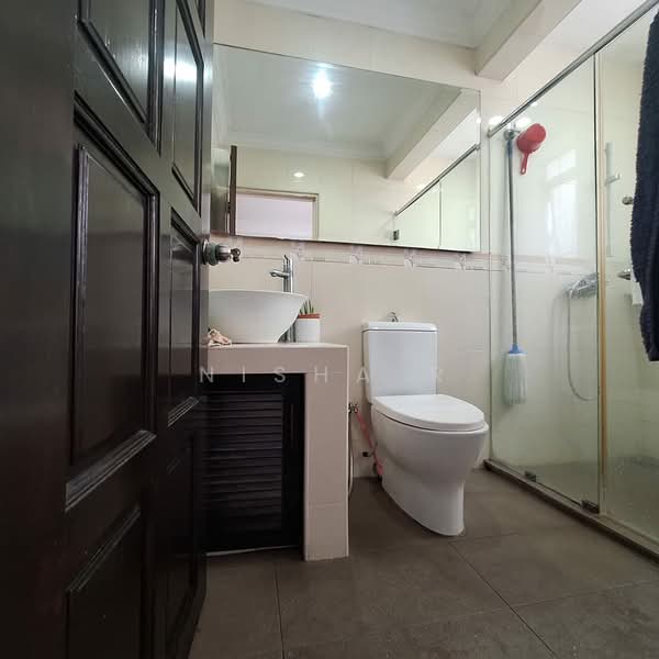 Semi-Detached House for Sale in Petaling Jaya (Selangor) - Nisha R - Bathroom - PropertyGuru.com.my