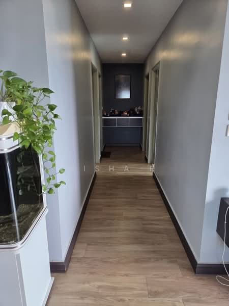 Kondominium untuk Dijual di LakePark Residence @ KL North - Nisha R - Corridor - PropertyGuru.com.my