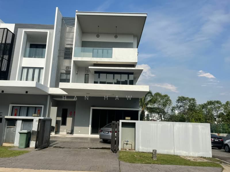 Rumah Teres 3 Tingkat untuk Disewa di Taman Saujana Mutiara (Kajang) - Han Haw Ze - Exterior - PropertyGuru.com.my