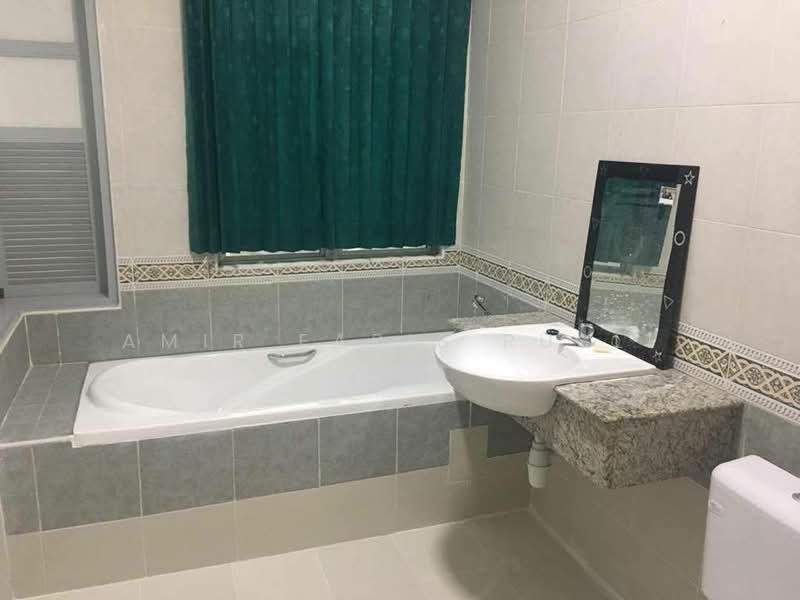 2-storey Terraced House for Sale in Taman Sri Pulai Perdana (Skudai) - Amir Faris Rusli - Bathroom - PropertyGuru.com.my