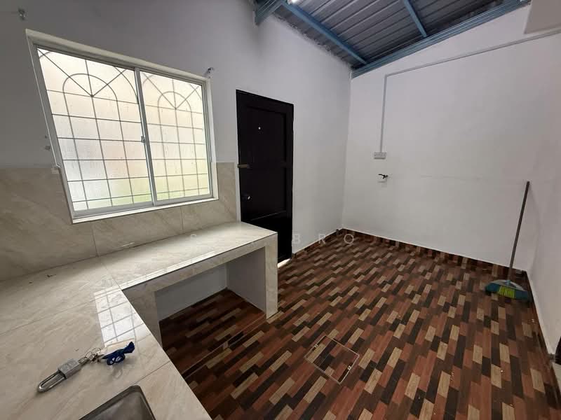 Rumah Teres 2 Tingkat untuk Dijual di Kluang (Johor) - Sam Bro - Kitchen - PropertyGuru.com.my