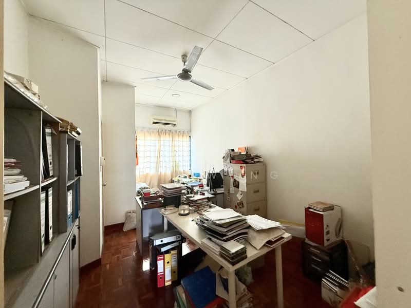 Rumah Teres 2 Tingkat untuk Dijual di Seri Utama Damansara (Kota Damansara) - Jeff Wong - Study - PropertyGuru.com.my