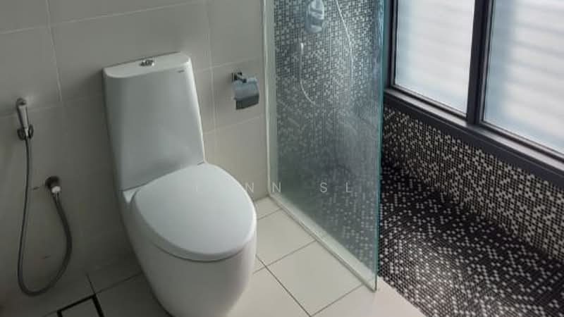 Servis Apartment untuk Disewa di Vogue Suites One - Lynn SL - Bathroom - PropertyGuru.com.my