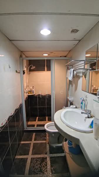 Condominium for Sale at O.G. Heights - Terence Lee - Bathroom - PropertyGuru.com.my