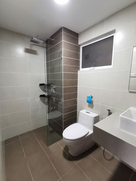 Condominium for Rent at Paraiso Residence @ The Earth - Amber Chau - Bathroom - PropertyGuru.com.my