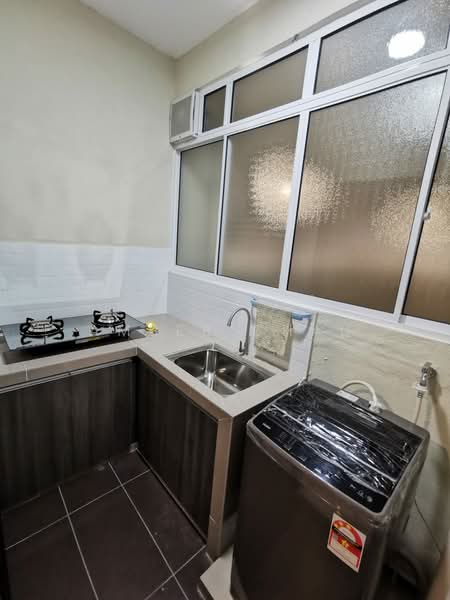 Condominium for Rent at Paraiso Residence @ The Earth - Amber Chau - Kitchen - PropertyGuru.com.my