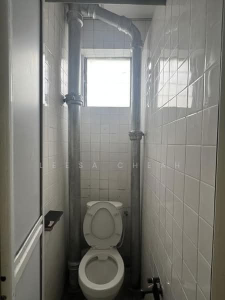 Pangsapuri untuk Dijual di Desa Rahmat (Graceland Villa) - Leesa Cheah - Bathroom - PropertyGuru.com.my