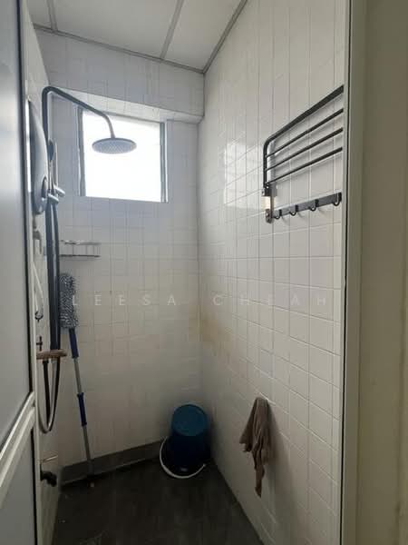 Pangsapuri untuk Dijual di Desa Rahmat (Graceland Villa) - Leesa Cheah - Bathroom - PropertyGuru.com.my