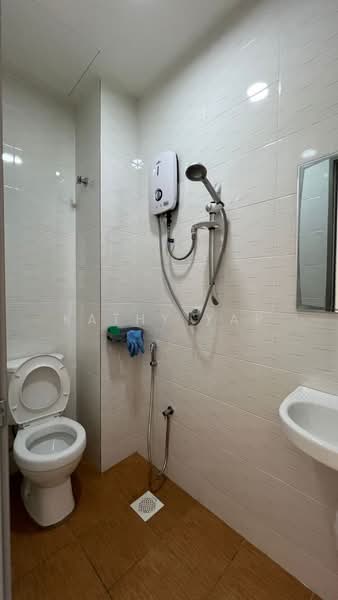 Servis Apartment untuk Disewa di Ayuman Suites - Kathy Yap - Bathroom - PropertyGuru.com.my
