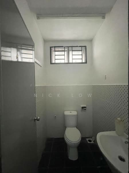 Kedai untuk Disewa di Taman Mount Austin (Tebrau) - Nick Low - Bathroom - PropertyGuru.com.my