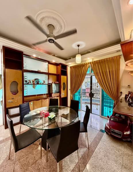Rumah Berkembar untuk Dijual di Taman Sutera (Johor Bahru) - Yucong . - Dining Room - PropertyGuru.com.my