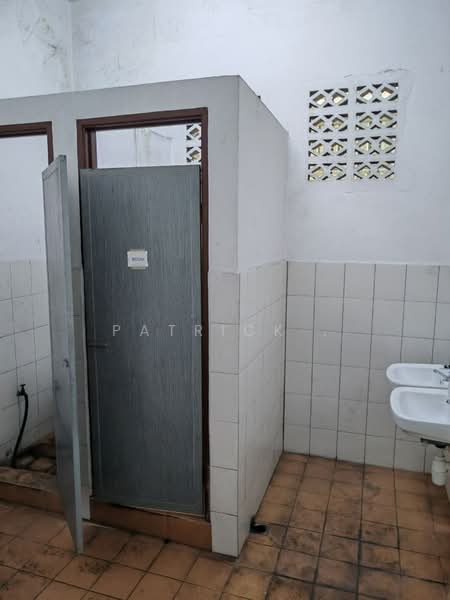 Factory for Rent in Perai (Penang) - Patrick . - Bathroom - PropertyGuru.com.my