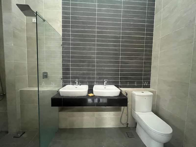 Rumah Berkembar untuk Dijual di Eco Majestic (Semenyih) - Angeline LIEW - Bathroom - PropertyGuru.com.my