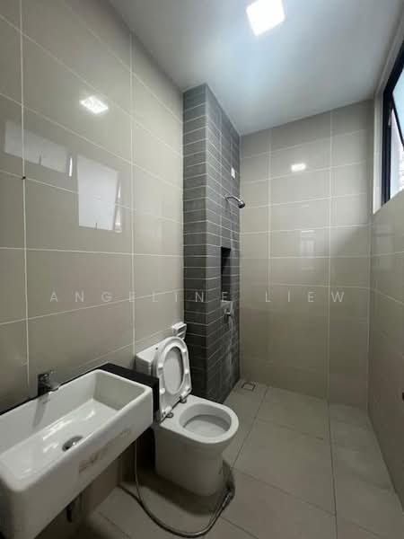 Rumah Berkembar untuk Dijual di Eco Majestic (Semenyih) - Angeline LIEW - Bathroom - PropertyGuru.com.my