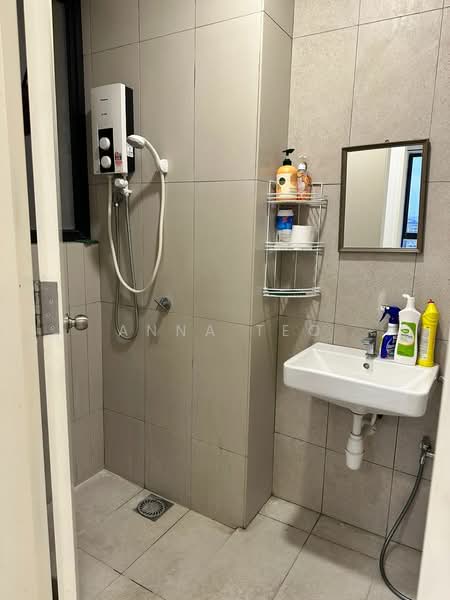 Service Residence for Rent at Kenwingston Skylofts - Anna Teo - Bathroom - PropertyGuru.com.my