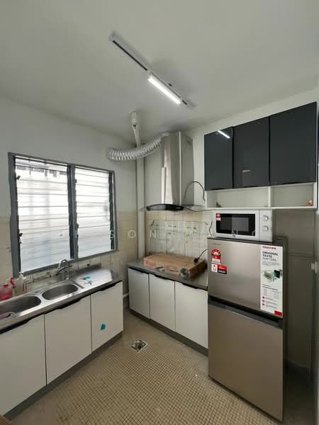 Flat for Rent at Putra Ria - Wilson Wong - Kitchen - PropertyGuru.com.my