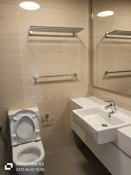Servis Apartment untuk Disewa di The Astaka @ 1 Bukit Senyum - Angel Lee - Bathroom - PropertyGuru.com.my