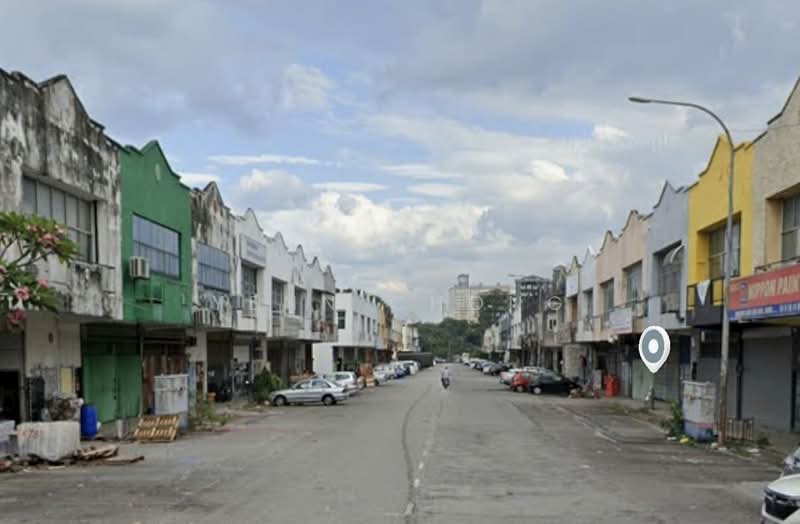 Factory for Rent in Taman Perindustrian Bukit Serdang (Seri Kembangan) - Yenn Chong - Exterior - PropertyGuru.com.my