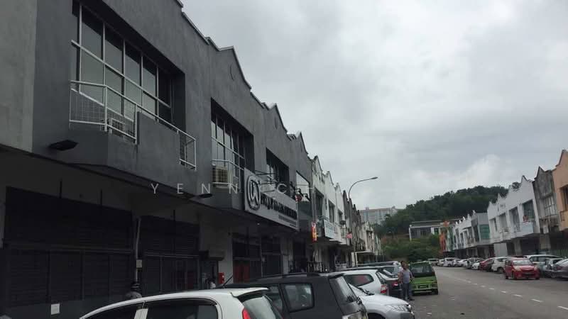 Factory for Rent in Taman Perindustrian Bukit Serdang (Seri Kembangan) - Yenn Chong - Exterior - PropertyGuru.com.my