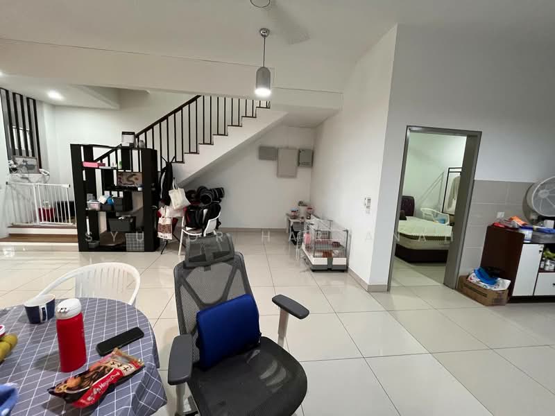 Rumah Teres untuk Dijual di Elmina (Shah Alam) - Syukor Hartanah - Living Room - PropertyGuru.com.my