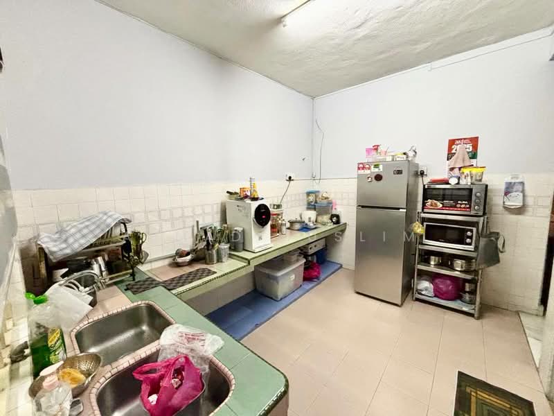 Rumah Teres 2 Tingkat untuk Dijual di Seksyen 25 (Shah Alam) - Ahmad Muslim - Kitchen - PropertyGuru.com.my