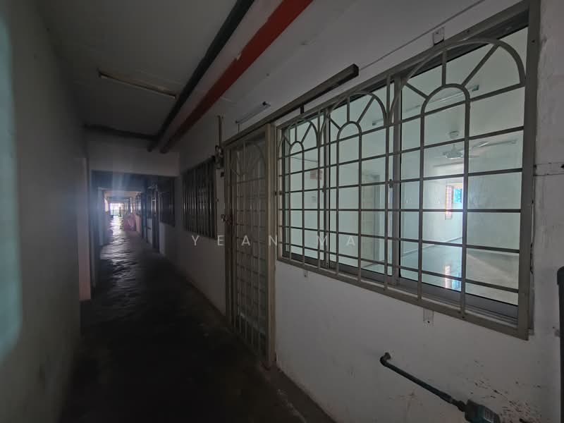 Rumah Flat untuk Disewa di Prima Setapak Flat - Yean Ma - Corridor - PropertyGuru.com.my