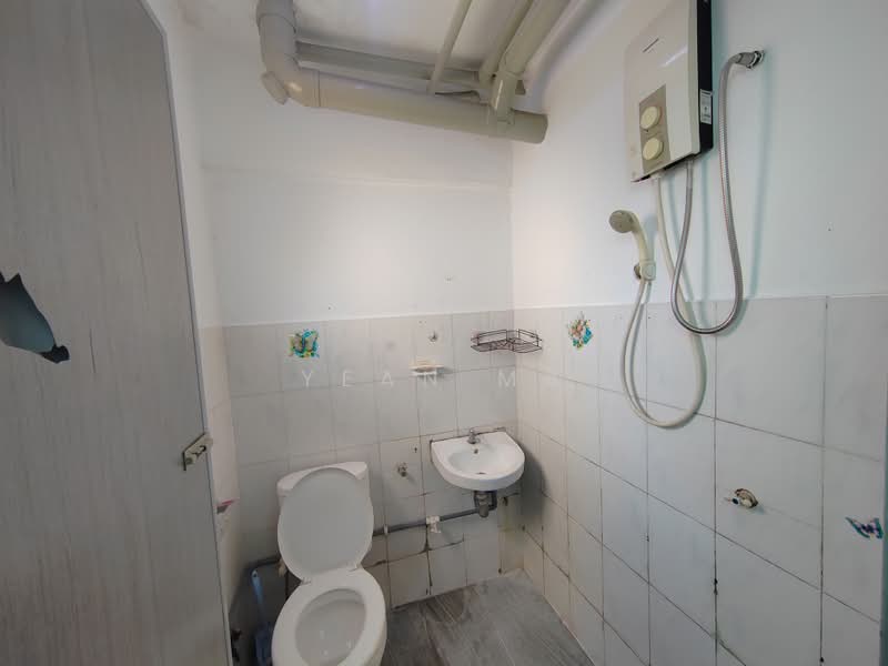 Rumah Flat untuk Disewa di Prima Setapak Flat - Yean Ma - Bathroom - PropertyGuru.com.my