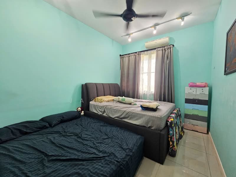 Kondominium untuk Dijual di Paragon 3 - Jason Ooi - Bedroom - PropertyGuru.com.my