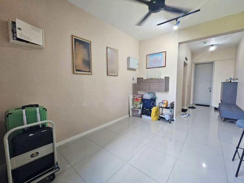 Kondominium untuk Dijual di Paragon 3 - Jason Ooi - Living Room - PropertyGuru.com.my