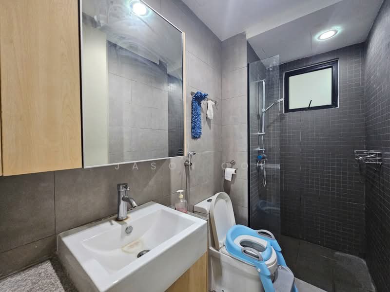 Kondominium untuk Dijual di Paragon 3 - Jason Ooi - Bathroom - PropertyGuru.com.my