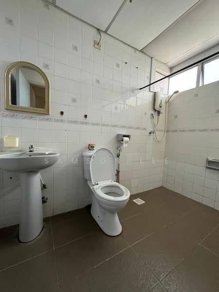 Kondominium untuk Dijual di University Tower - Samson Lee - Bathroom - PropertyGuru.com.my