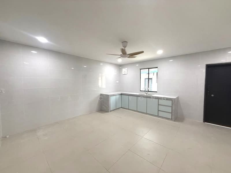 1-storey Terraced House for Sale in Taman Puteri Wangsa (Ulu Tiram) - Janice Yong - Kitchen - PropertyGuru.com.my