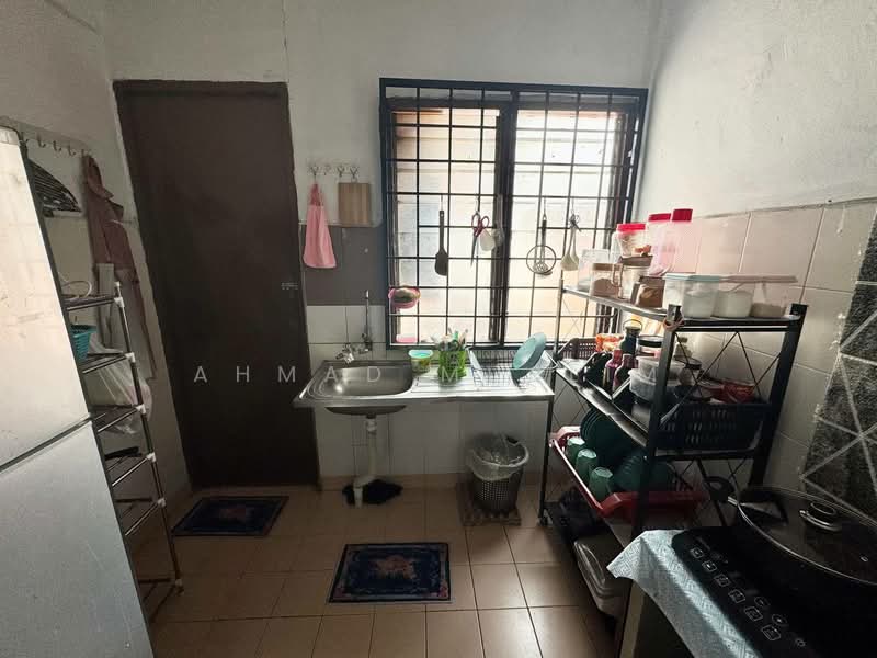 Apartment for Sale at Apartment Idaman - Ahmad Muslim - Kitchen - PropertyGuru.com.my